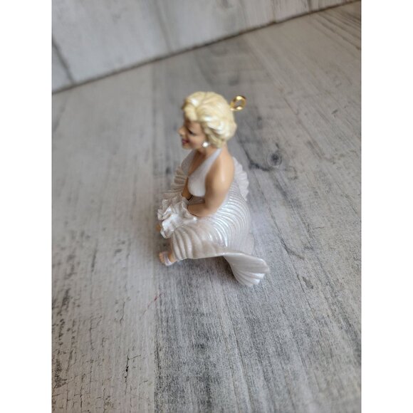Carlton cards 1998 Marilyn Monroe dress ornament Xmas - Picture 3 of 6